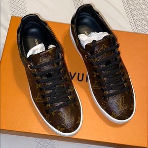 TRADE Louis Vuitton Sneakers FOR LV BOOTS